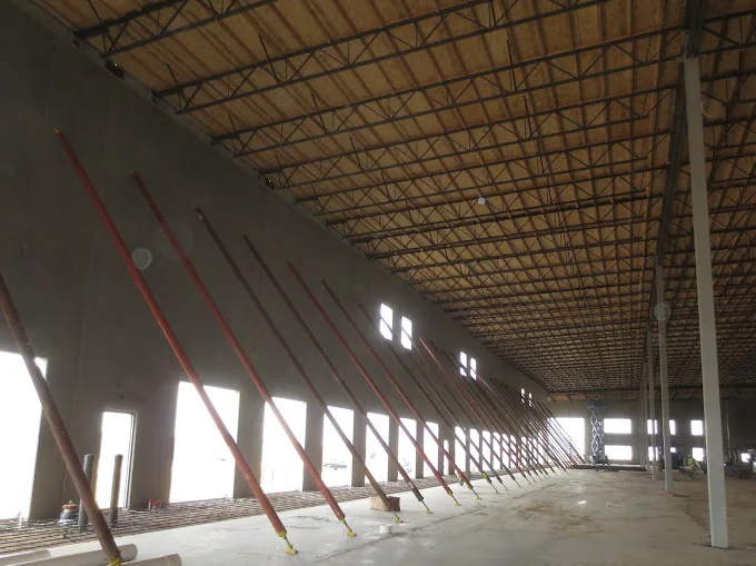 Tilt-up concrete building structural design and construction